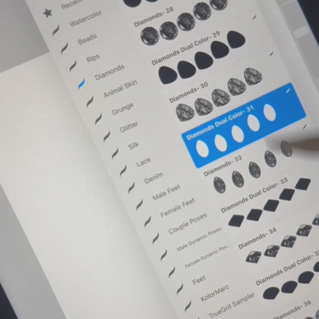 See FUPstudio Diamond Brushes in action with real-time Procreate sketch and sparkle effects